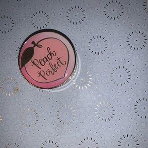 Peach perfect loose powder